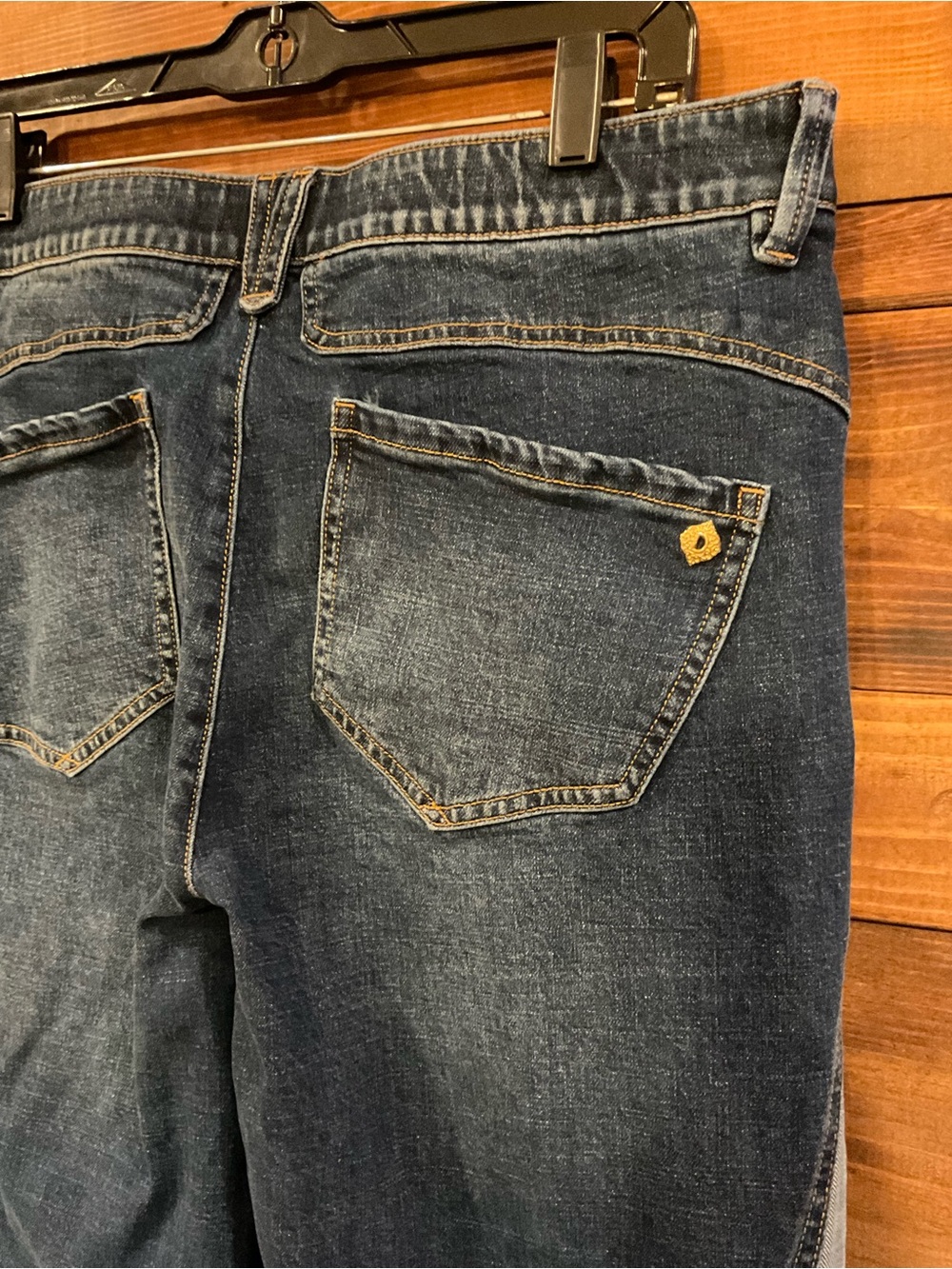 Democracy Women's Skyrise Appliqué Flare Jeans New with Tags size 12 - Picture 7 of 10